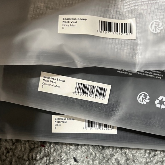 ONER Seamless Scoop Neck Vest - Picture 3 of 3